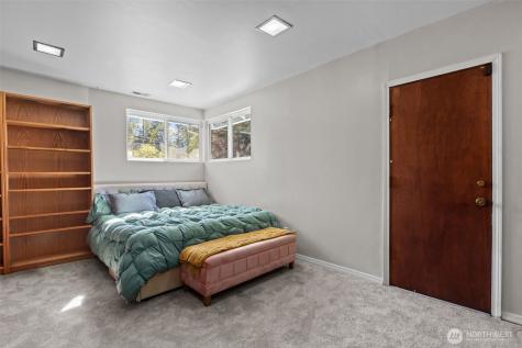 16022 126th Avenue SE Renton WA 98058
