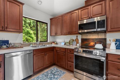 15811 20th Place W Lynnwood WA 98087