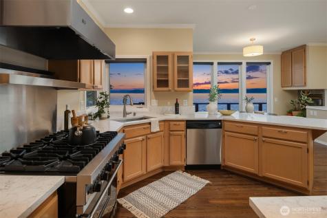 10835 Arroyo Beach Place SW Seattle WA 98146
