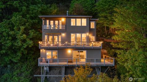 10835 Arroyo Beach Place SW Seattle WA 98146