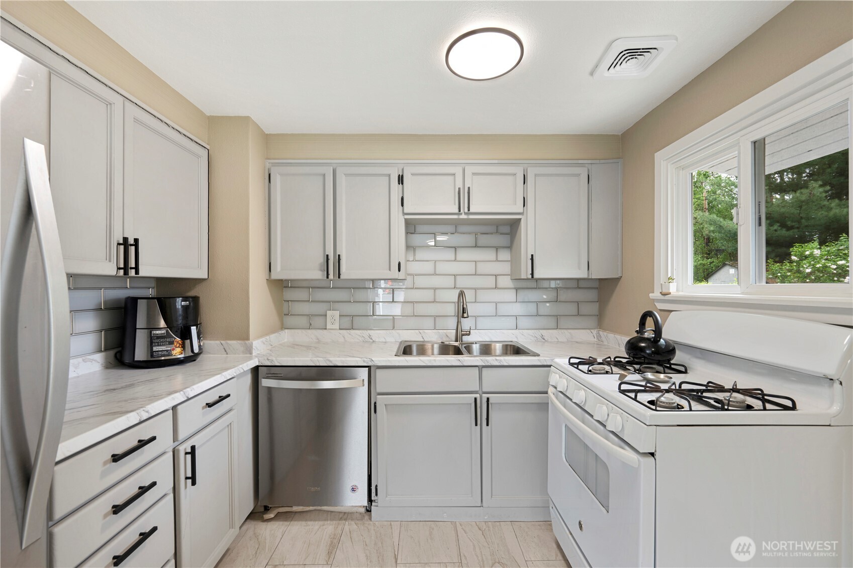 15401 2nd Avenue NE Shoreline WA 98155
