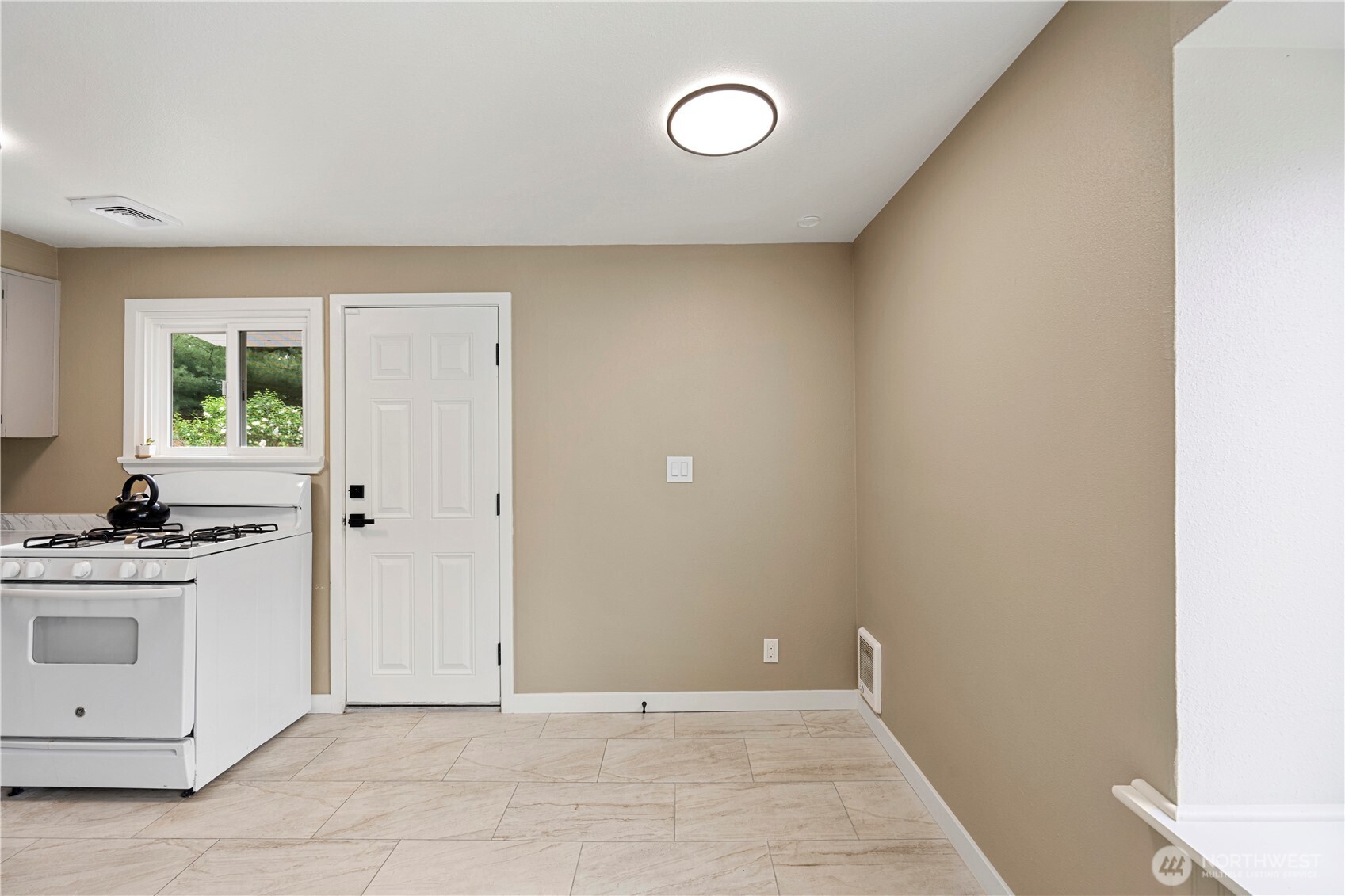 15401 2nd Avenue NE Shoreline WA 98155