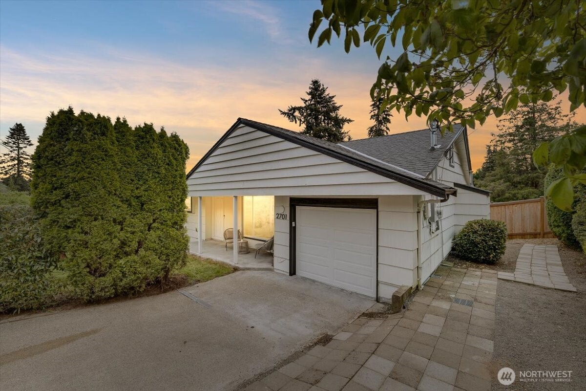 2701 NE 110th Street Seattle WA 98125