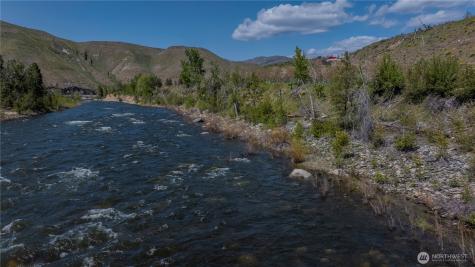 251 Burma Road Methow WA 98834