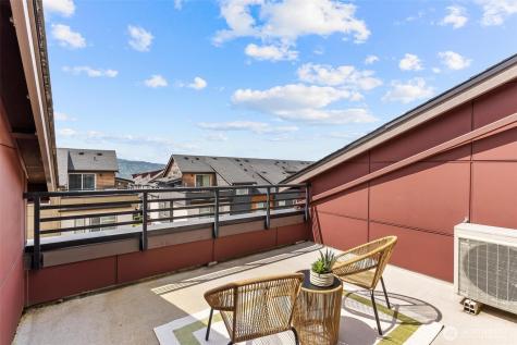 966 6th Avenue NE Issaquah WA 98029