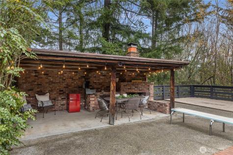 16521 NE 1st Place Bellevue WA 98008