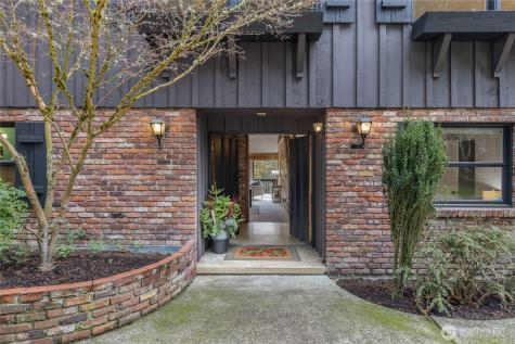 16521 NE 1st Place Bellevue WA 98008