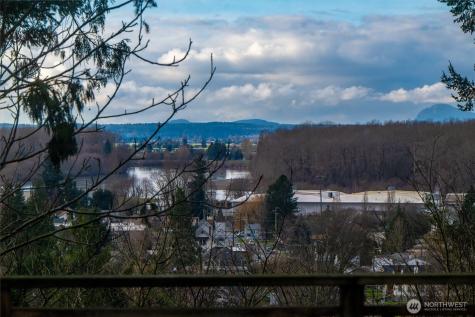 1215 S 10th Street Mount Vernon WA 98274