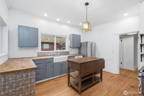 1215 S 10th Street Mount Vernon WA 98274