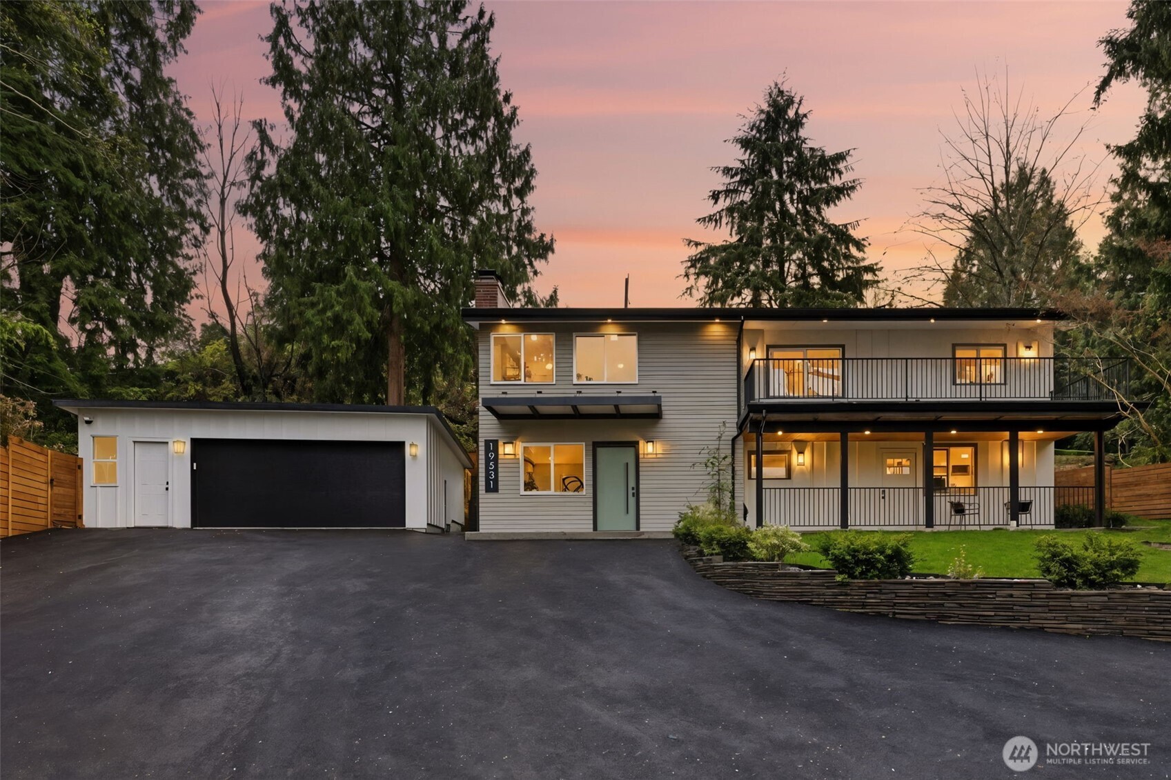 19531 55th Avenue NE Lake Forest Park WA 98155