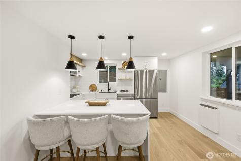 19531 55th Avenue NE Lake Forest Park WA 98155