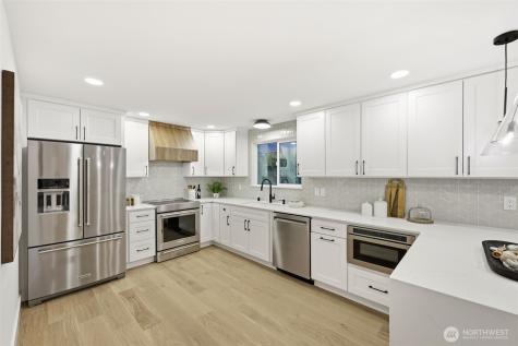 19531 55th Avenue NE Lake Forest Park WA 98155