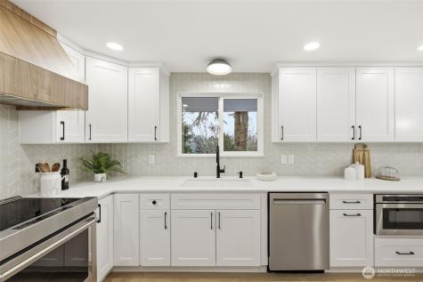 19531 55th Avenue NE Lake Forest Park WA 98155