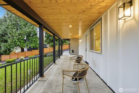 19531 55th Avenue NE Lake Forest Park WA 98155