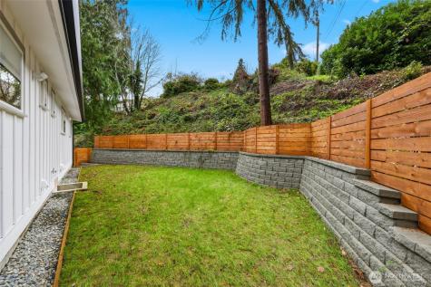19531 55th Avenue NE Lake Forest Park WA 98155