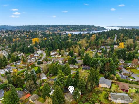 19531 55th Avenue NE Lake Forest Park WA 98155