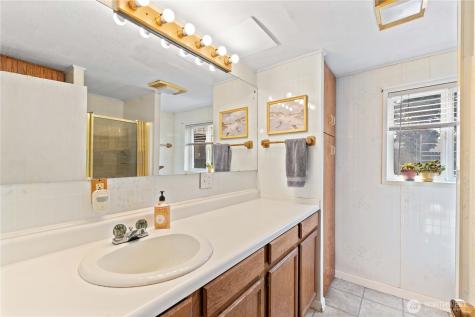 1718 8th Street NE East Wenatchee WA 98802