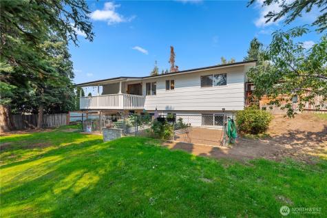 1718 8th Street NE East Wenatchee WA 98802