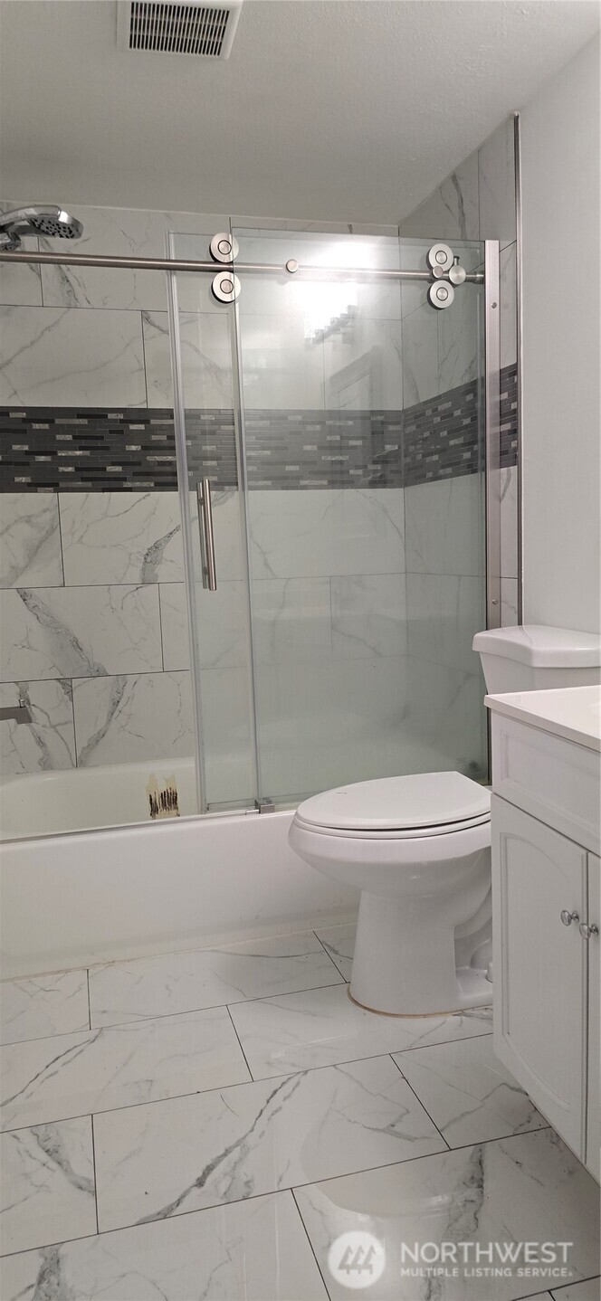 12053 70 Avenue S Seattle WA 98178