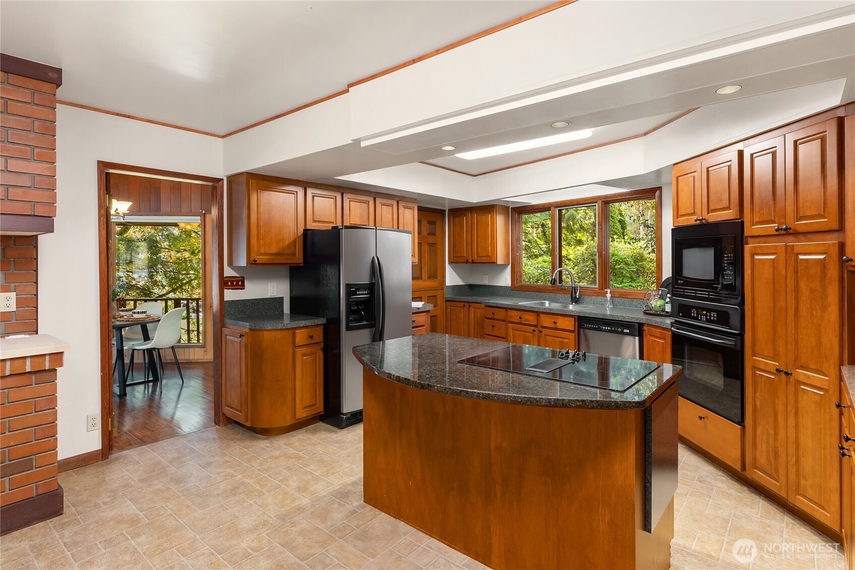 1678 NE Jacobson Road Poulsbo WA 98370