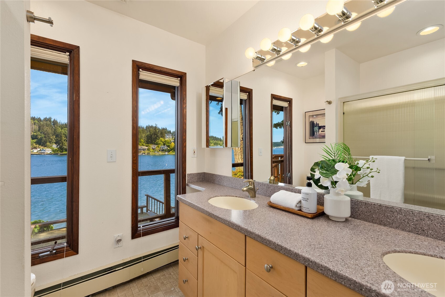 1678 NE Jacobson Road Poulsbo WA 98370