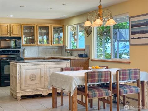16 Saratoga (Including D-15) Drive Hat Island WA 98206