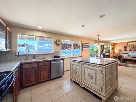 16 Saratoga (Including D-15) Drive Hat Island WA 98206