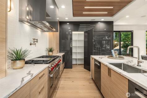 30 Enatai Drive Bellevue WA 98004