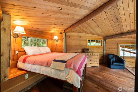 473 Wishkah Lane Center Island WA 98221