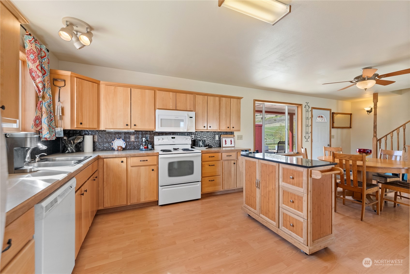 106 Knox Road Riverside WA 98849
