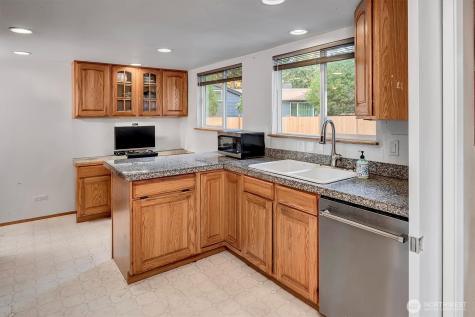 15035 NE 16th Street Bellevue WA 98007