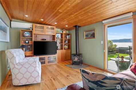 18511 NE North Shore Road Tahuya WA 98588