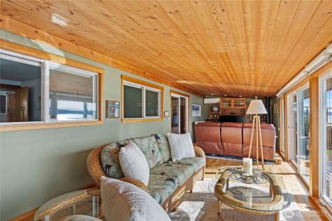 18511 NE North Shore Road Tahuya WA 98588