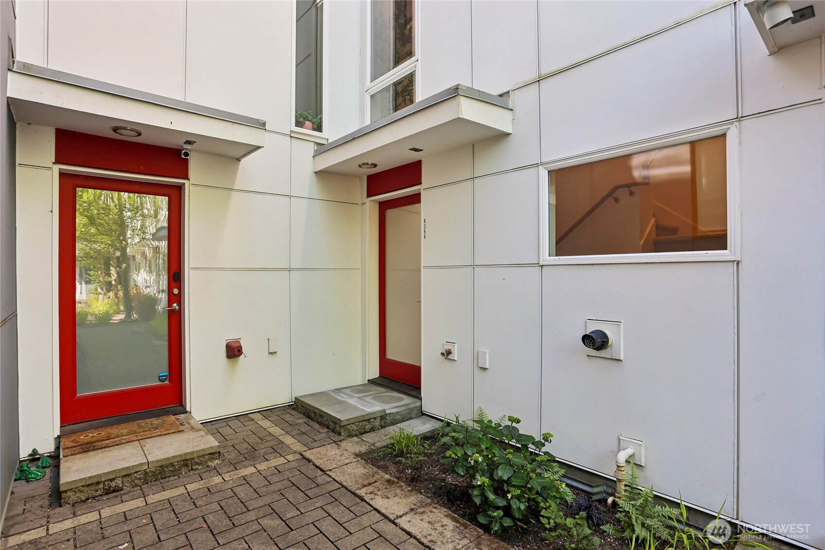 4354 6th Avenue NW Seattle WA 98107