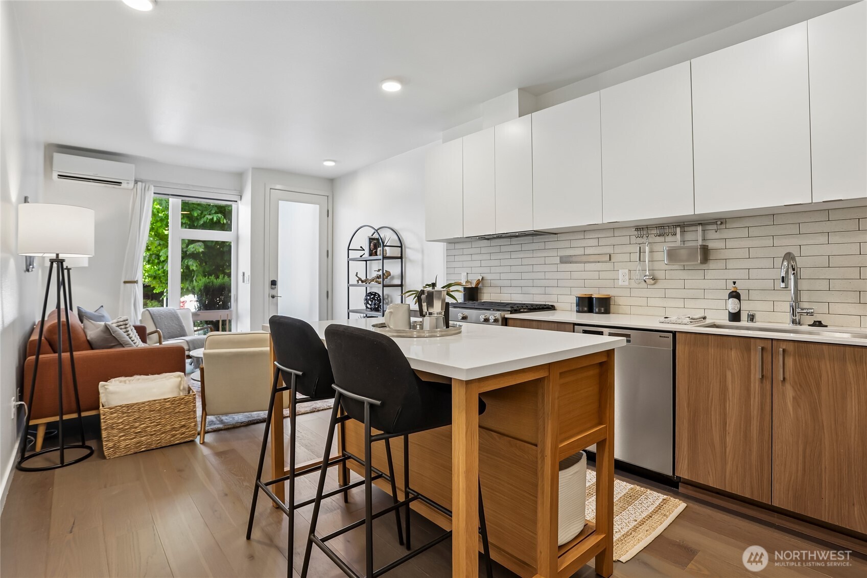 4354 6th Avenue NW Seattle WA 98107