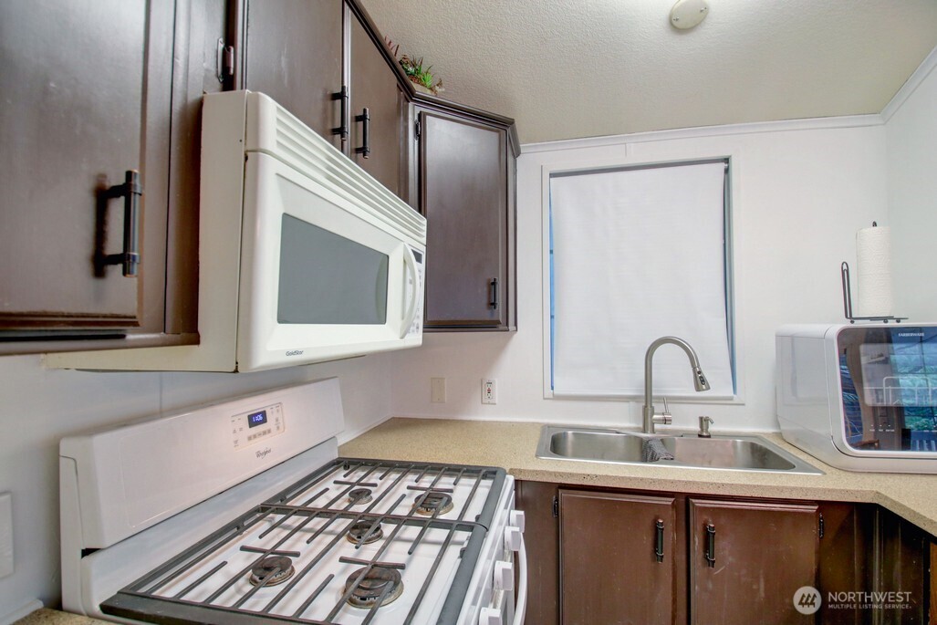 35 Branch Circle Deming WA 98244
