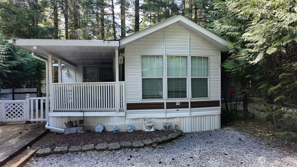 35 Branch Circle Deming WA 98244