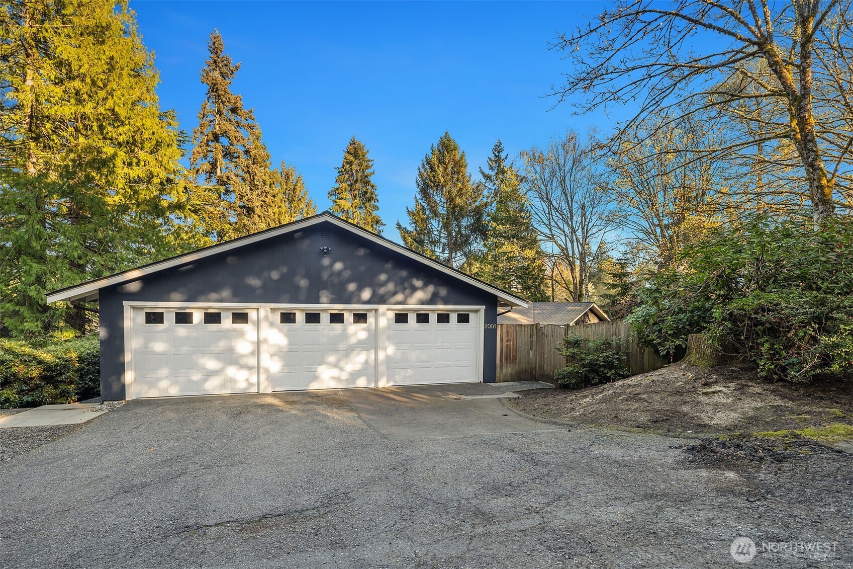 2001 77th Avenue NE Medina WA 98039