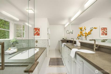 1520 38th Avenue E Seattle WA 98112