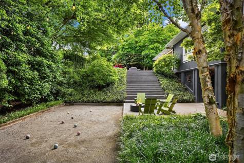 1520 38th Avenue E Seattle WA 98112