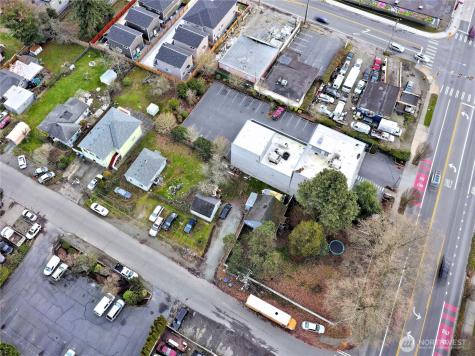871 SW 135th Street Burien WA 98146