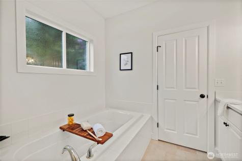 6712 127 Place SE Bellevue WA 98006