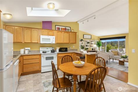 508 Madrona Way NE Bainbridge Island WA 98110