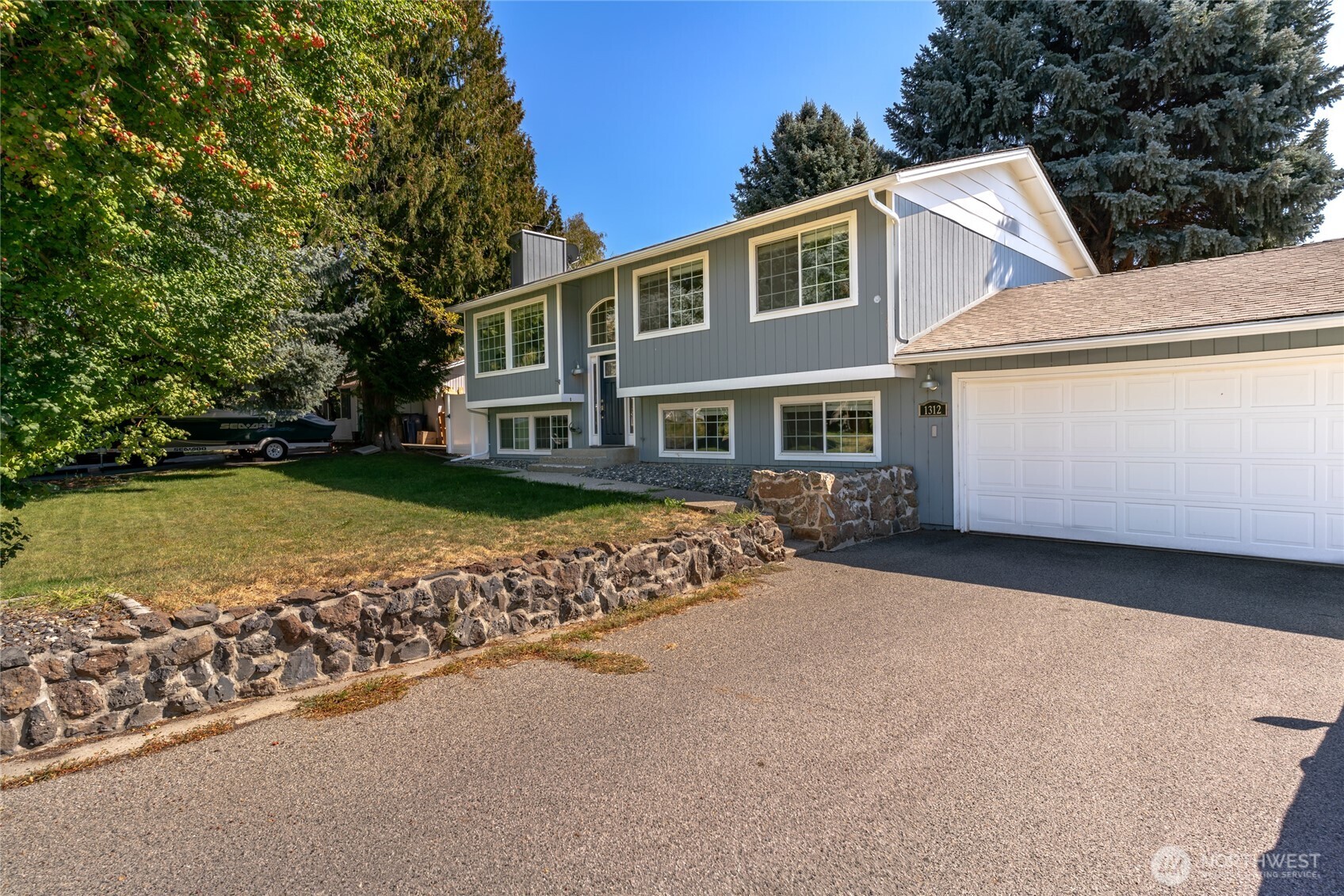 1312 Bel Air Drive East Wenatchee WA 98802