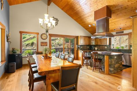 5230 Crum Canyon Road Entiat WA 98822