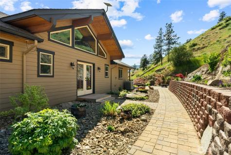 5230 Crum Canyon Road Entiat WA 98822