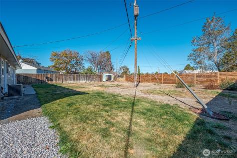 1127 Arlington Drive NE Moses Lake WA 98837