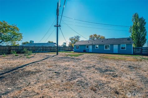 1127 Arlington Drive NE Moses Lake WA 98837