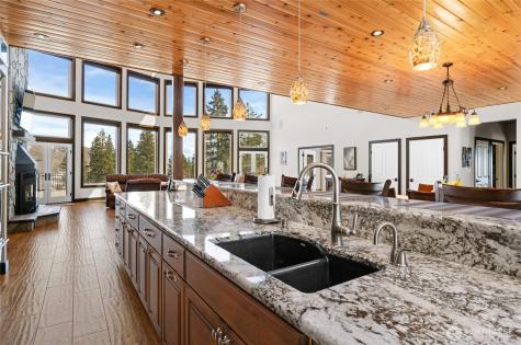 539 Antoine Creek Road Chelan WA 98816