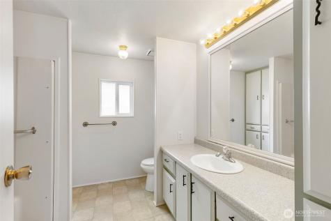 1754 NE Mesford Road Poulsbo WA 98370
